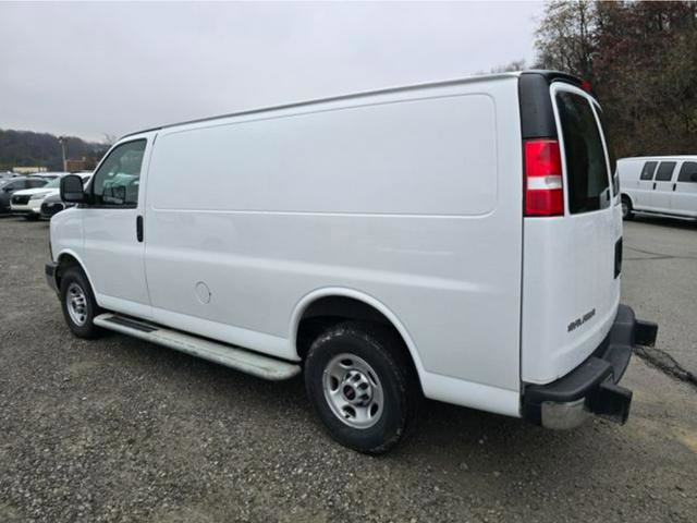 Used 2024 GMC Savana 2500 Work Van w/ Driver Convenience Package image 3