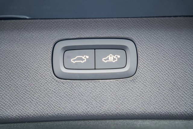 New 2026 Volvo XC90 B6 Plus w/ Protection Package Premier image 11