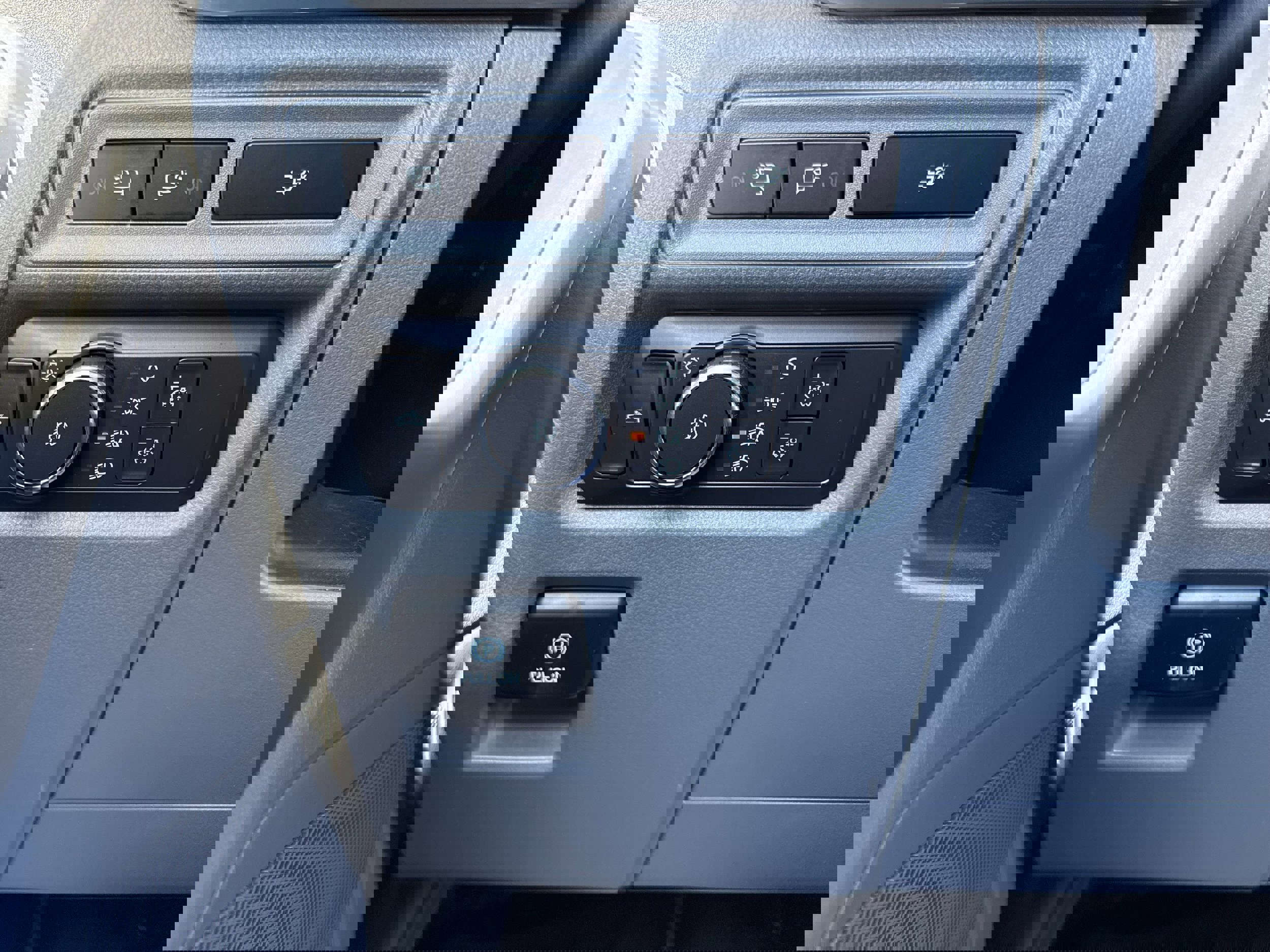 Certified 2022 Ford F150 XLT w/ Equipment Group 302A High image 27