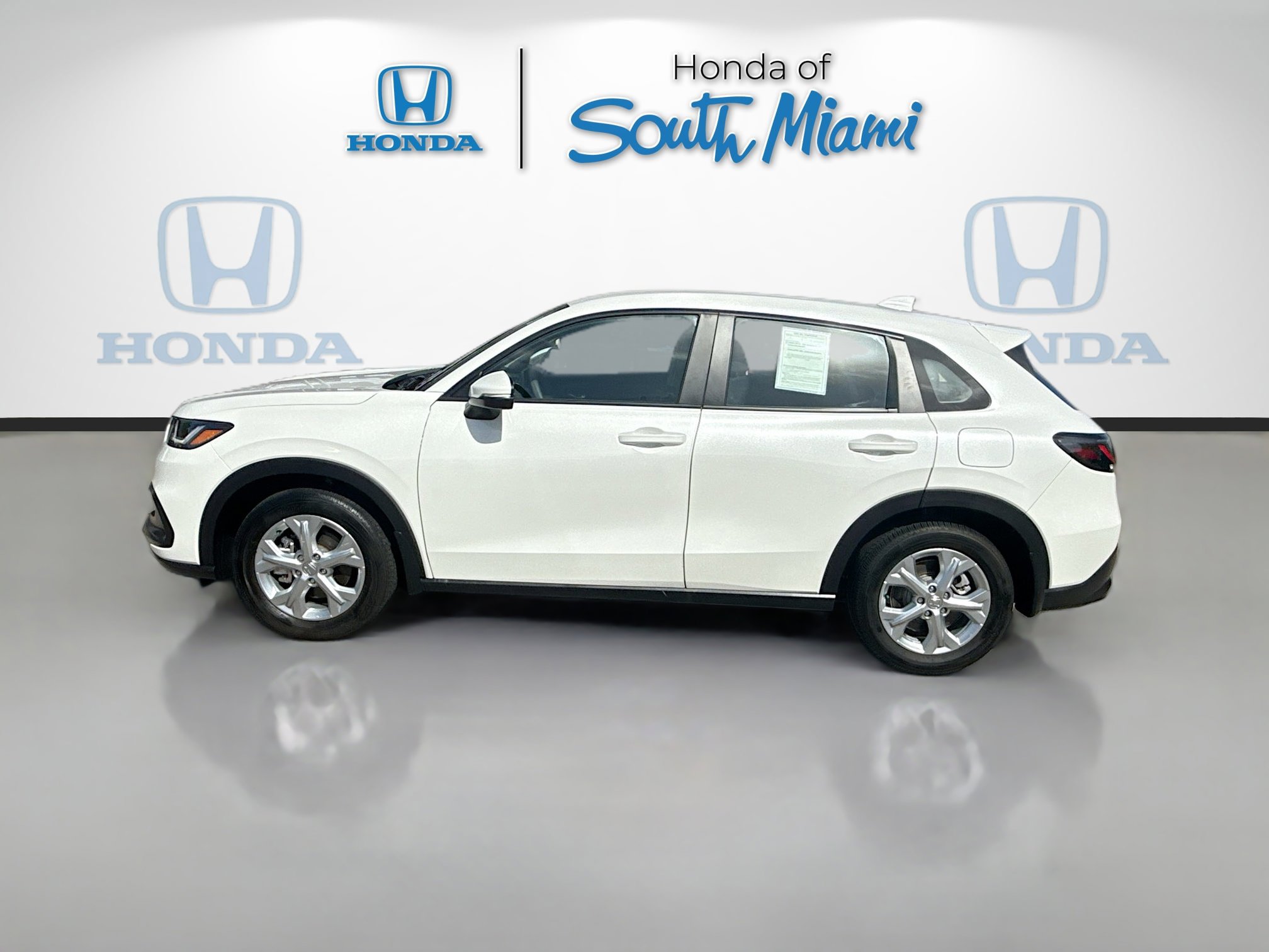 Certified 2025 Honda HR-V LX image 4