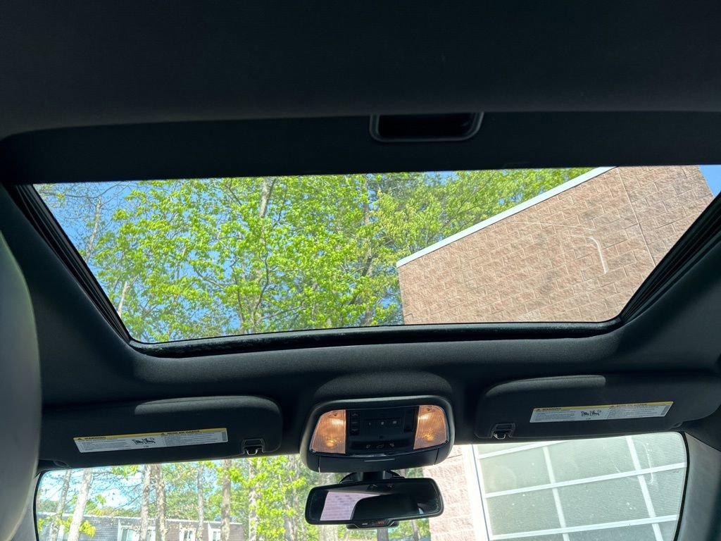 Used 2015 Jeep Grand Cherokee Limited w/ Trailer Tow Group IV image 30