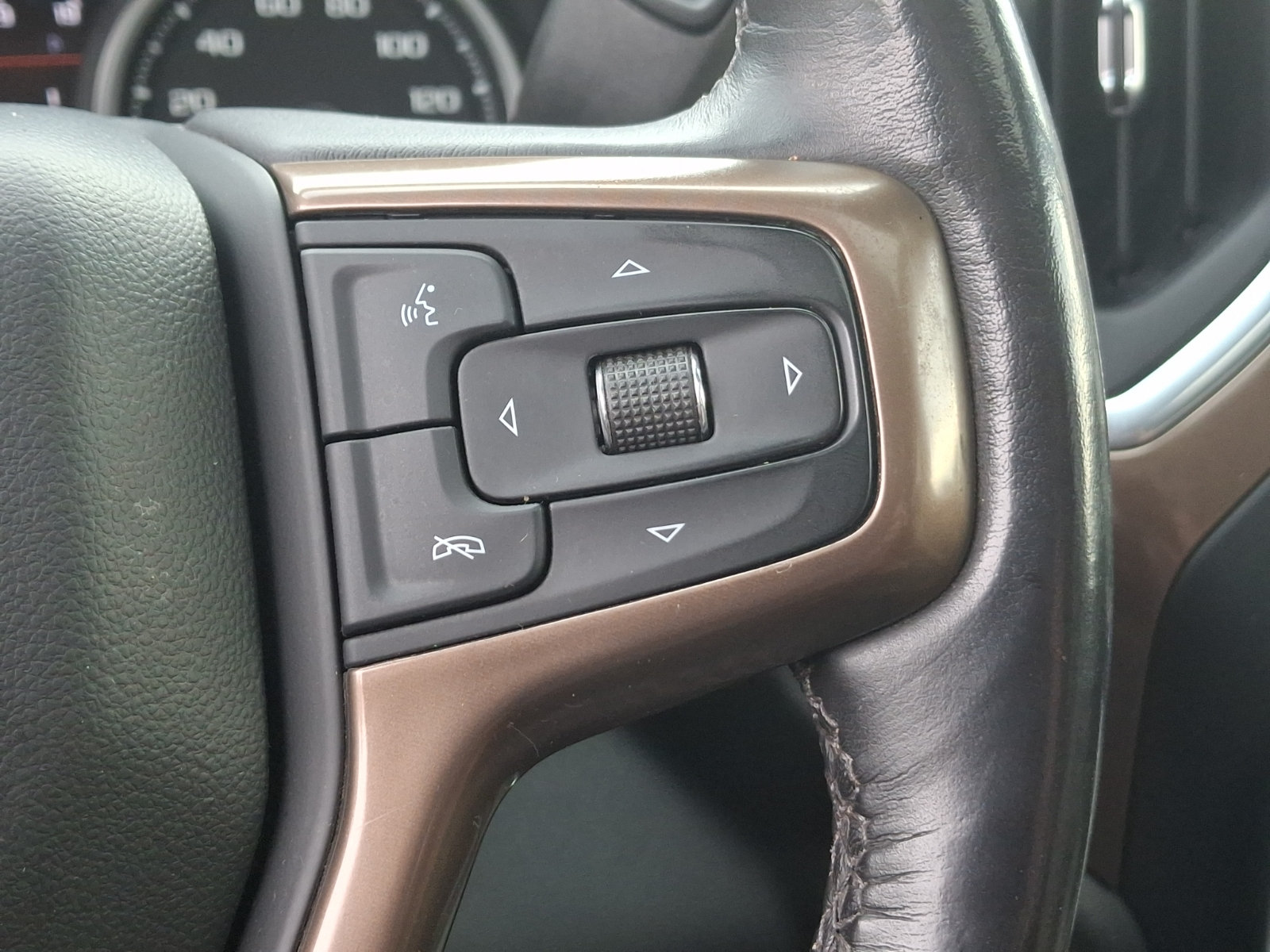 Used 2021 Chevrolet Silverado 1500 High Country w/ Technology Package AWD/4WD image 24