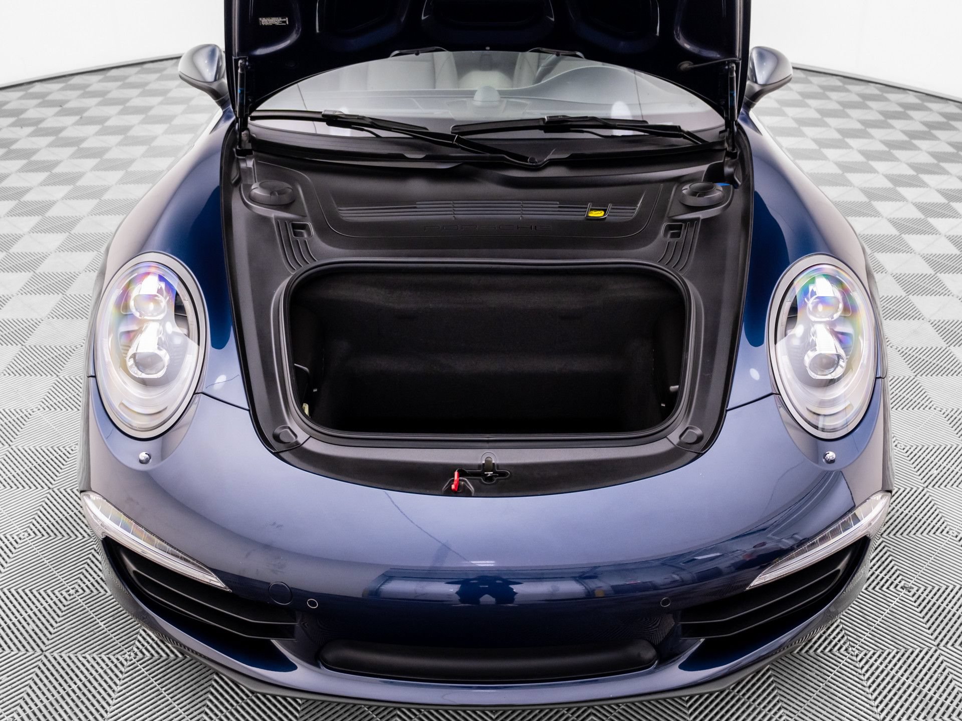Used 2015 Porsche 911 Carrera 4S AWD/4WD image 39