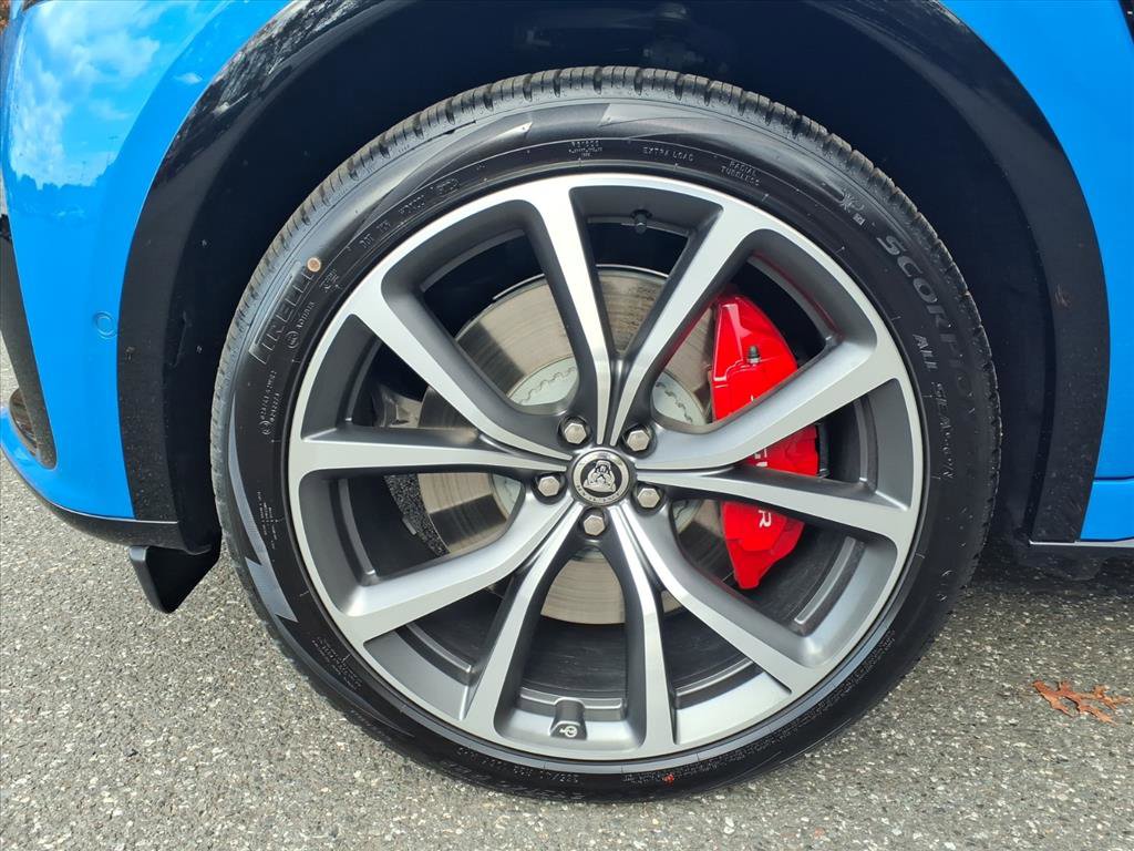 New 2026 Jaguar F-PACE SVR image 9