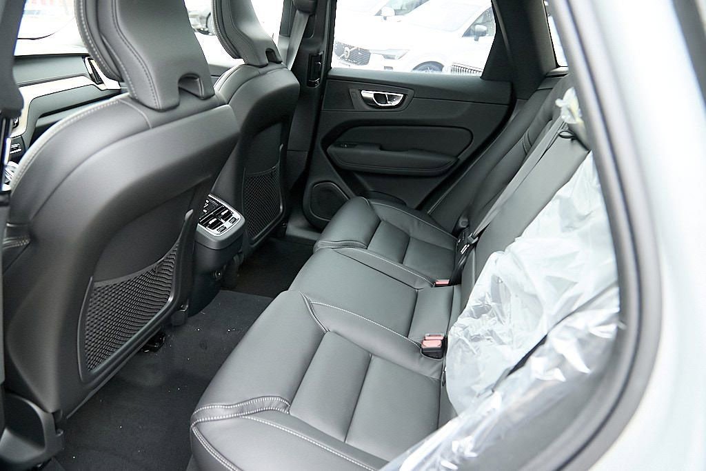 New 2026 Volvo XC60 B5 Ultra w/ Climate Package image 21