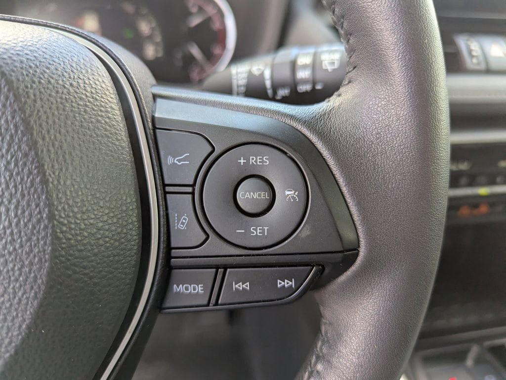 Used 2023 Toyota RAV4 XLE Premium FWD image 25