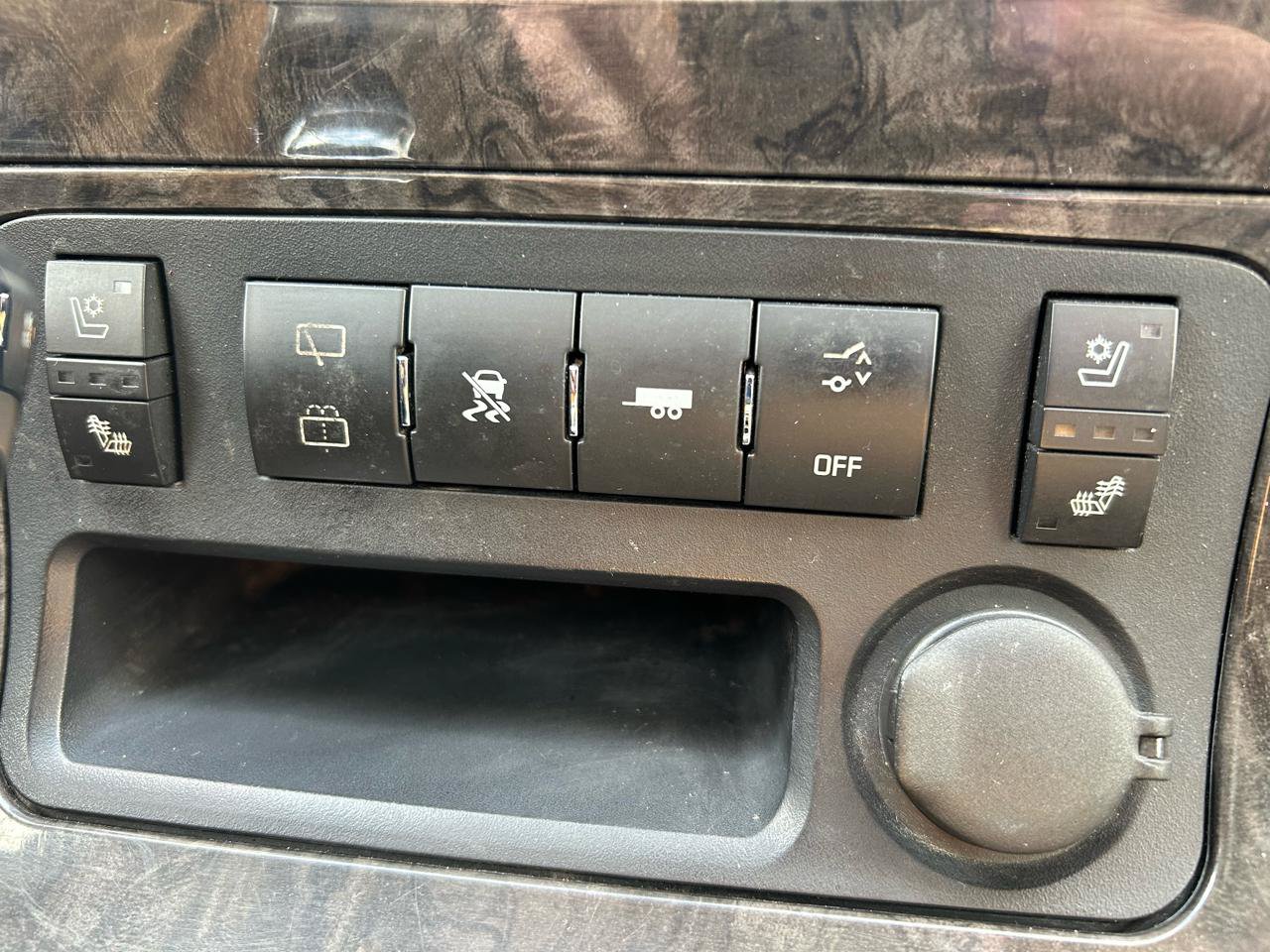 Used 2011 GMC Acadia Denali AWD/4WD image 29