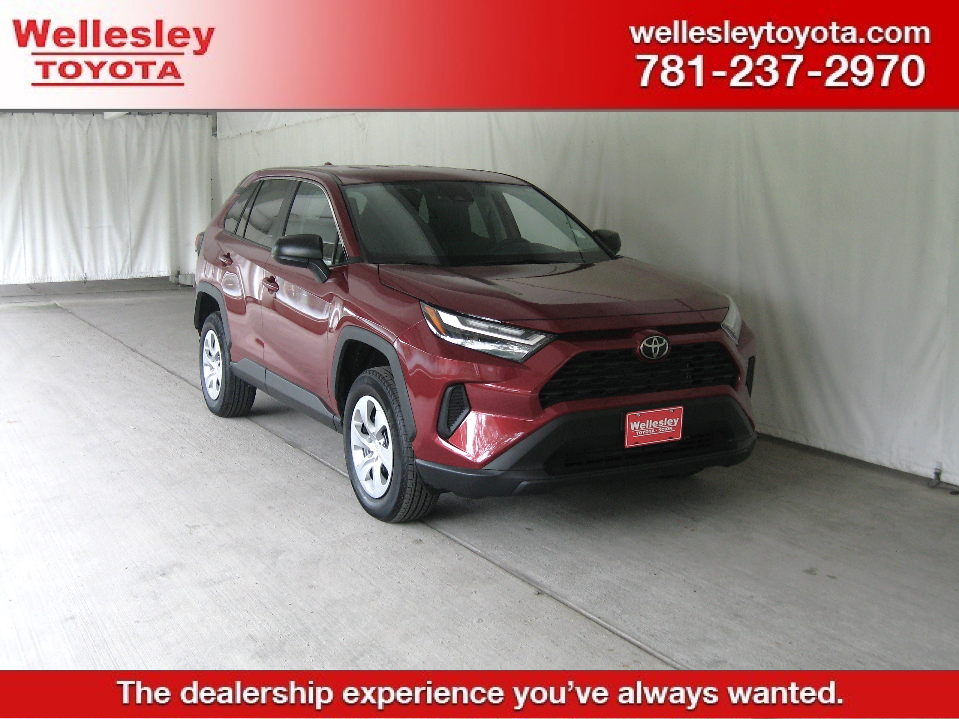 Used 2023 Toyota RAV4 LE video 1