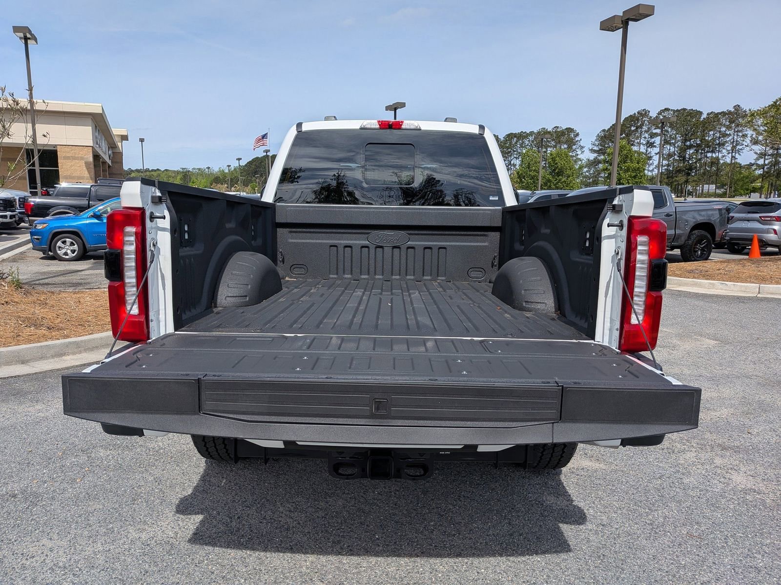 Used 2026 Ford F250 Lariat w/ Black Appearance Package image 7