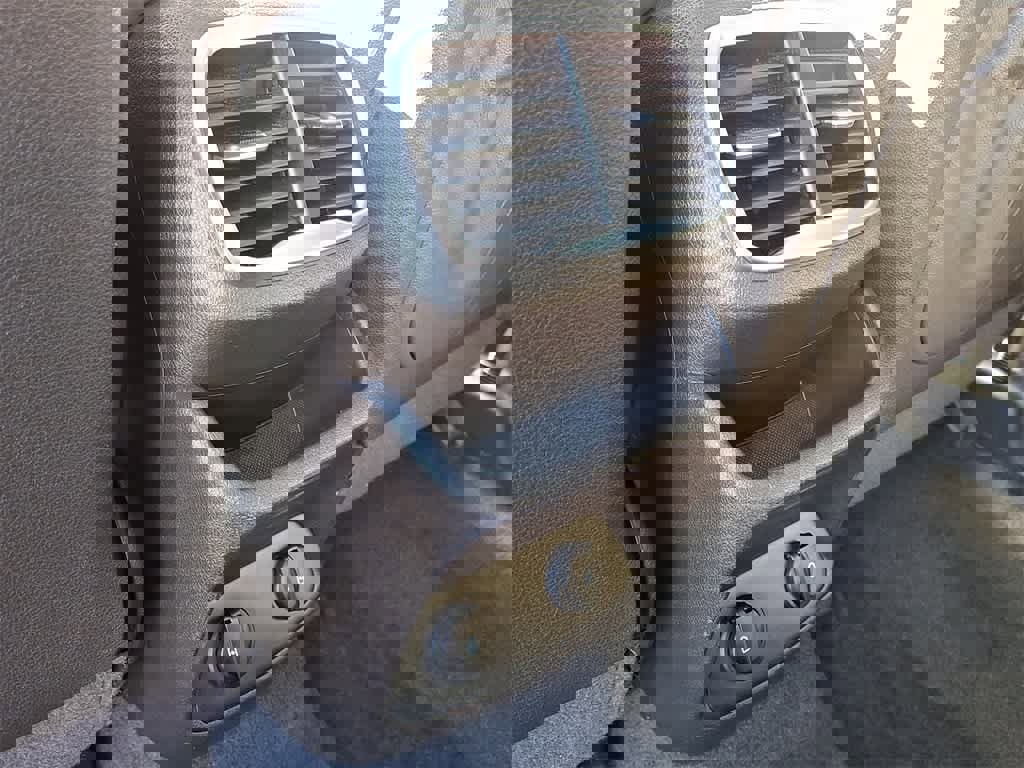 Used 2019 Hyundai Santa Fe Limited image 27