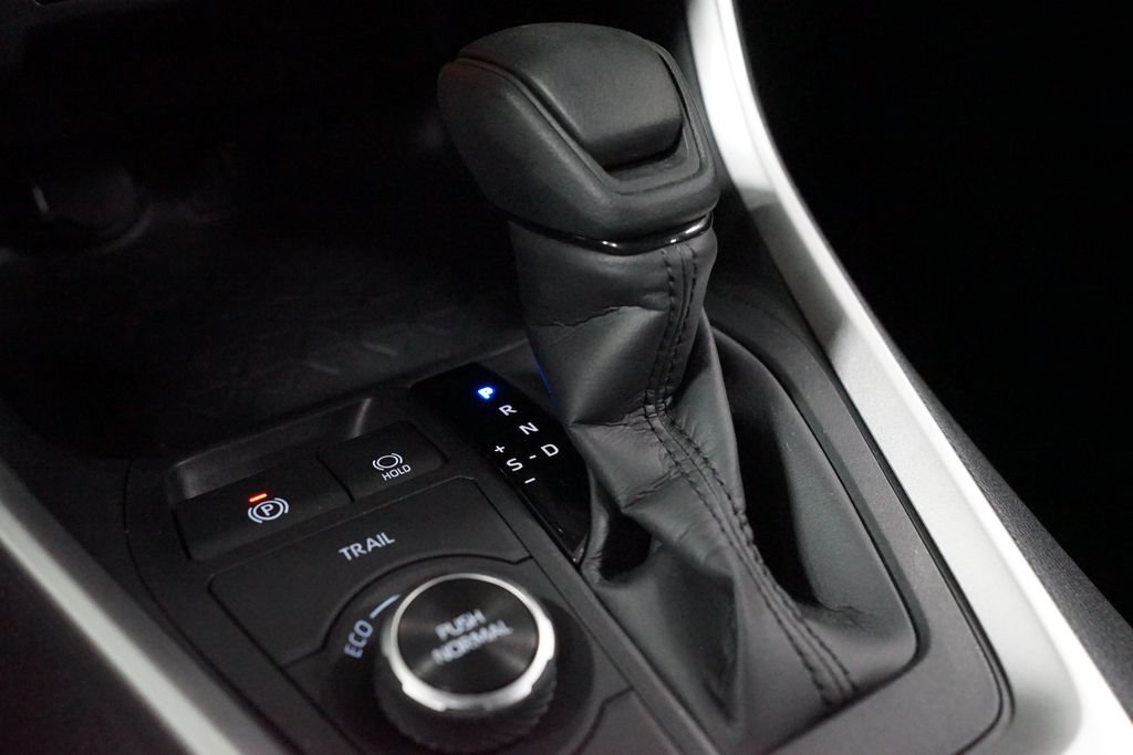 Certified 2025 Toyota RAV4 LE AWD/4WD image 21