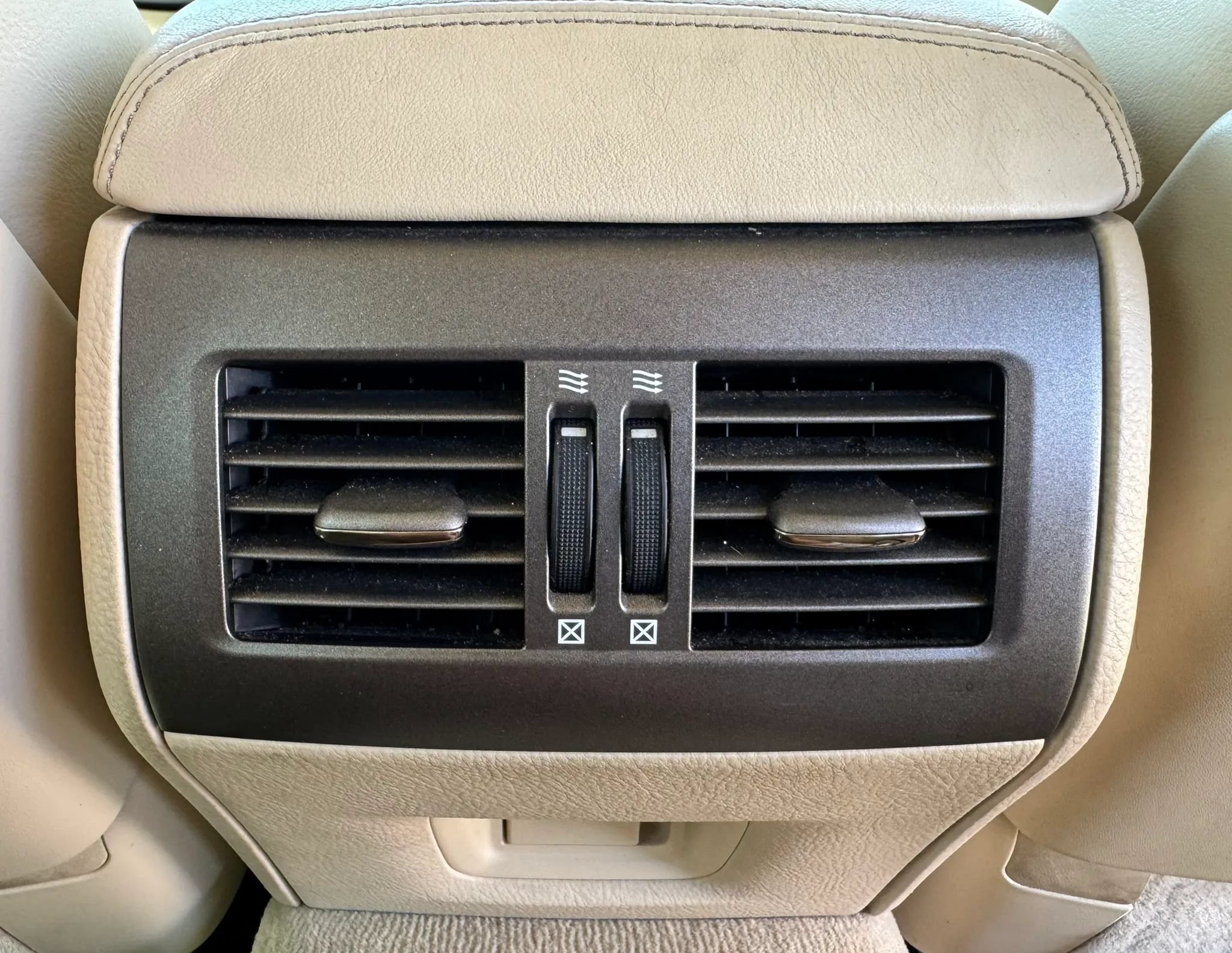 Used 2012 Lexus LS 460 w/ Luxury Value Edition RWD image 18