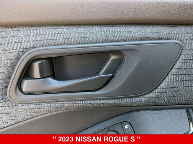 Used 2023 Nissan Rogue S AWD/4WD image 11