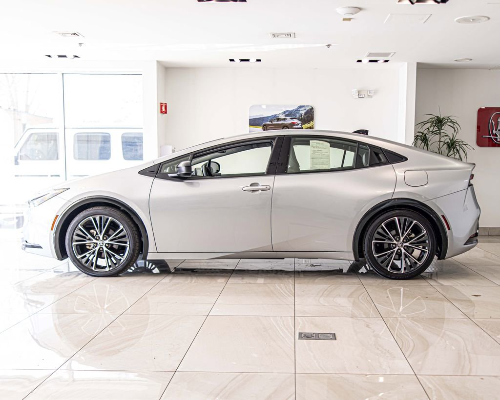 Used 2026 Toyota Prius XLE FWD image 6