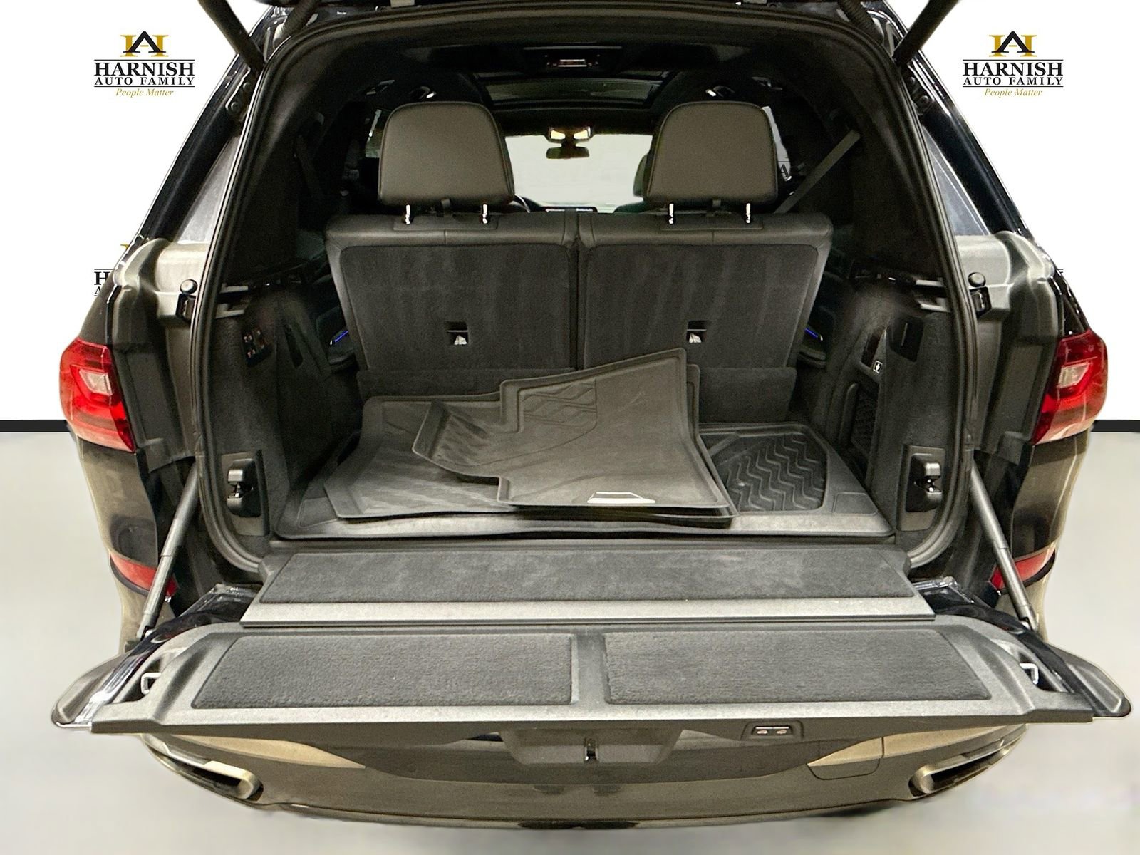 Used 2020 BMW X7 M50i w/ Dynamic Handling Package image 30