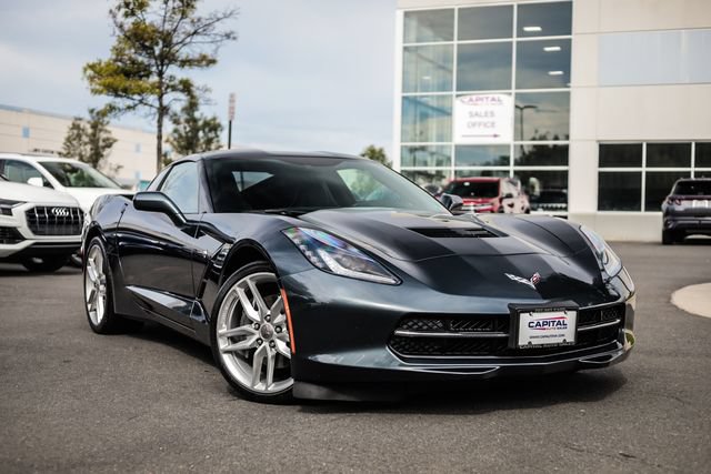 Used 2019 Chevrolet Corvette Stingray Coupe w/ 1LT RWD image 2