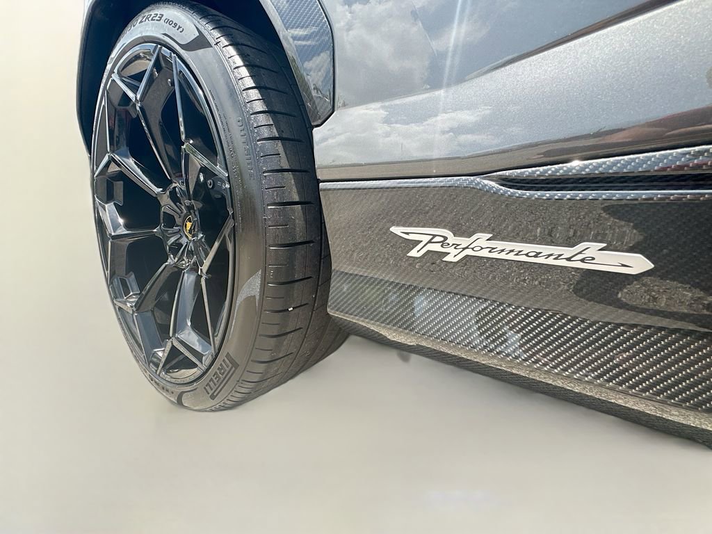 Used 2024 Lamborghini Urus Performante image 39