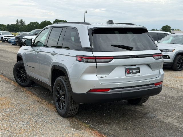 New 2026 Jeep Grand Cherokee Altitude AWD/4WD image 9