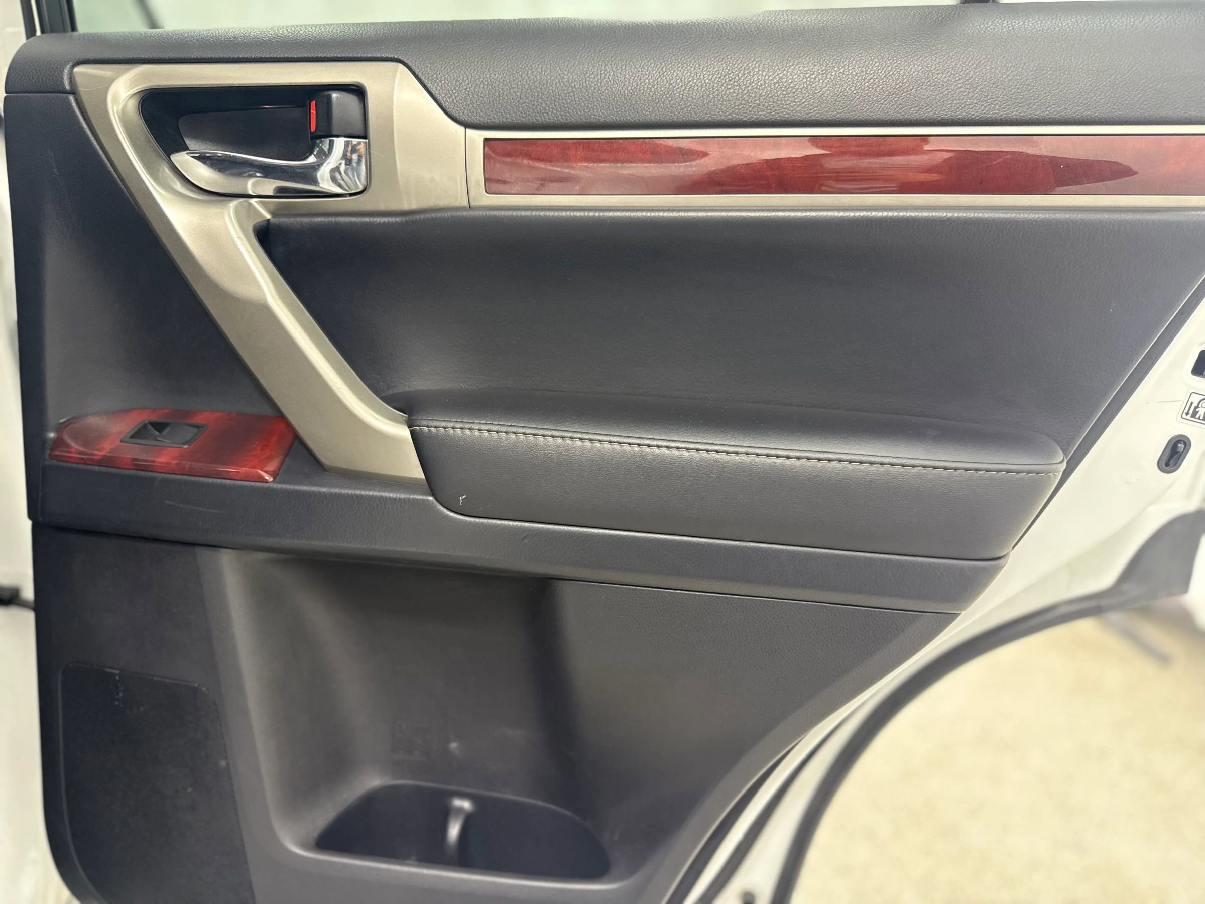 Used 2013 Lexus GX 460 image 29