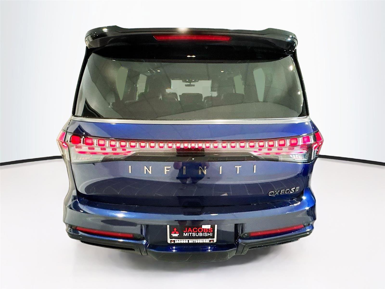Used 2026 INFINITI QX80 Luxe image 4