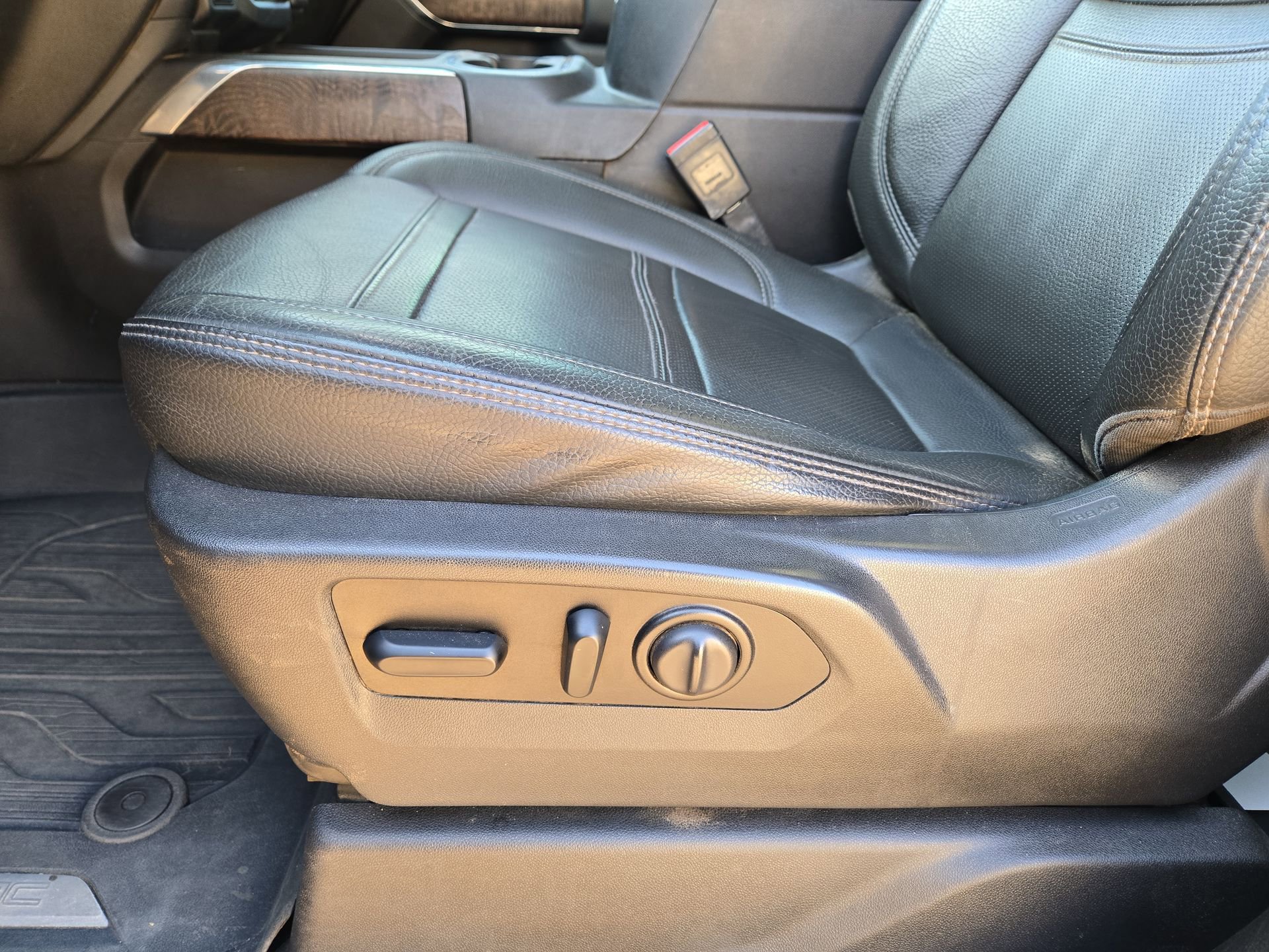 Used 2021 GMC Sierra 2500 Denali w/ Denali Ultimate Package image 17