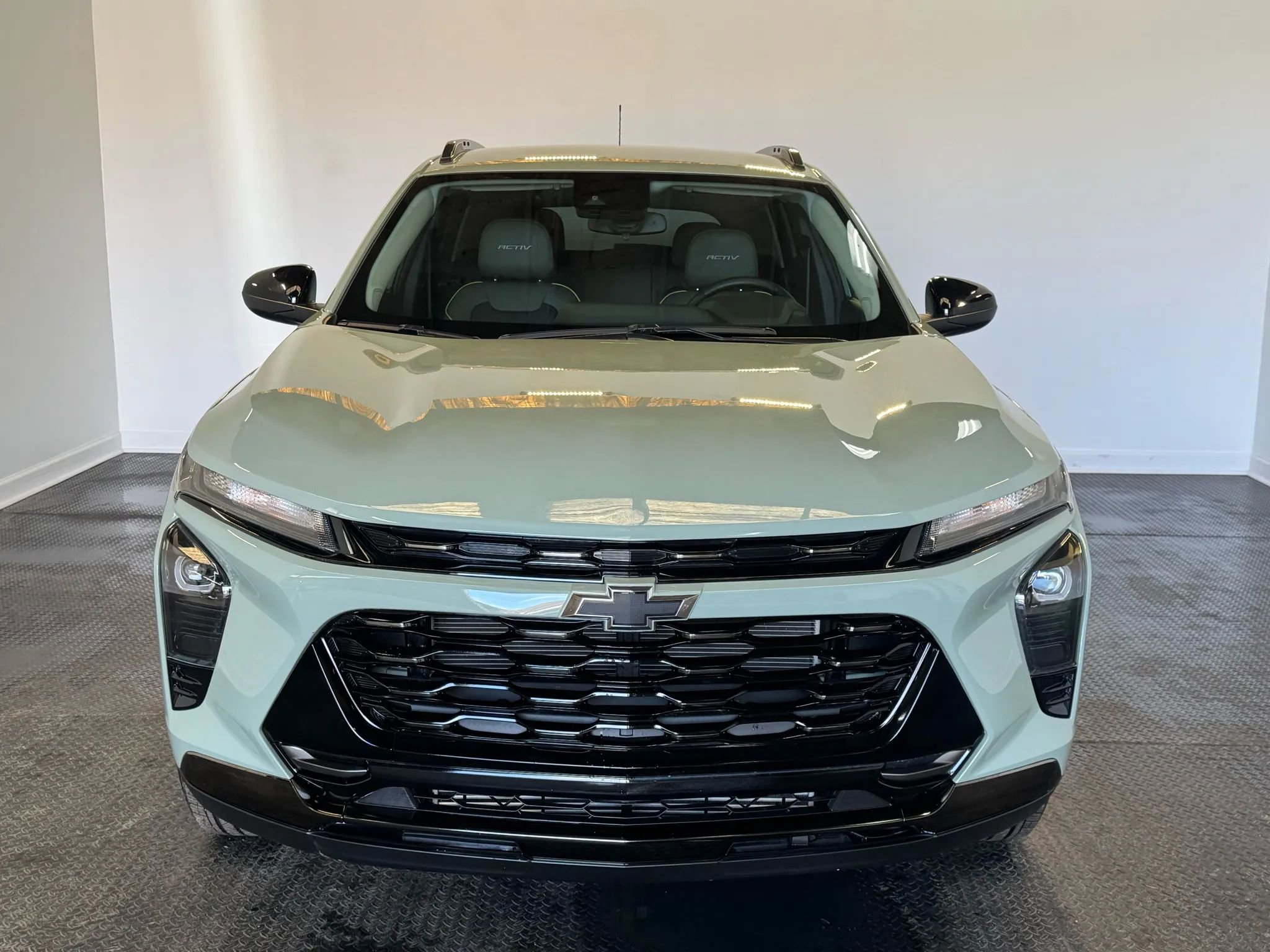 Used 2025 Chevrolet Trax ACTIV w/ Driver Confidence Package image 2