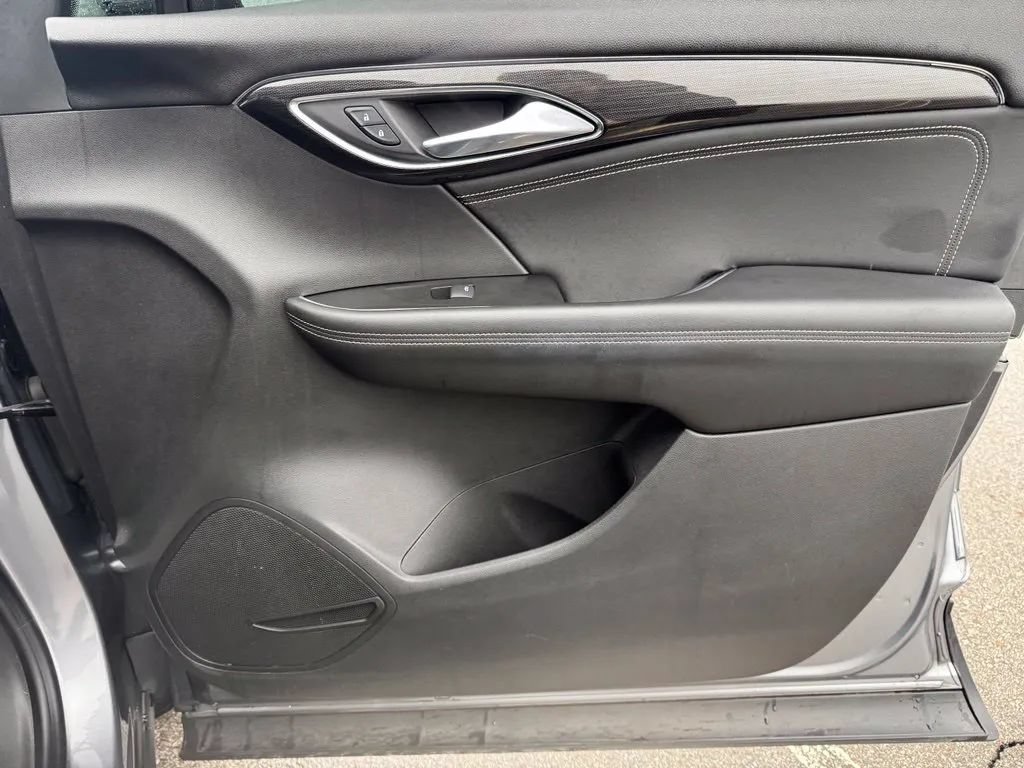 Used 2022 Buick Envision Preferred w/ Safety Package FWD image 15