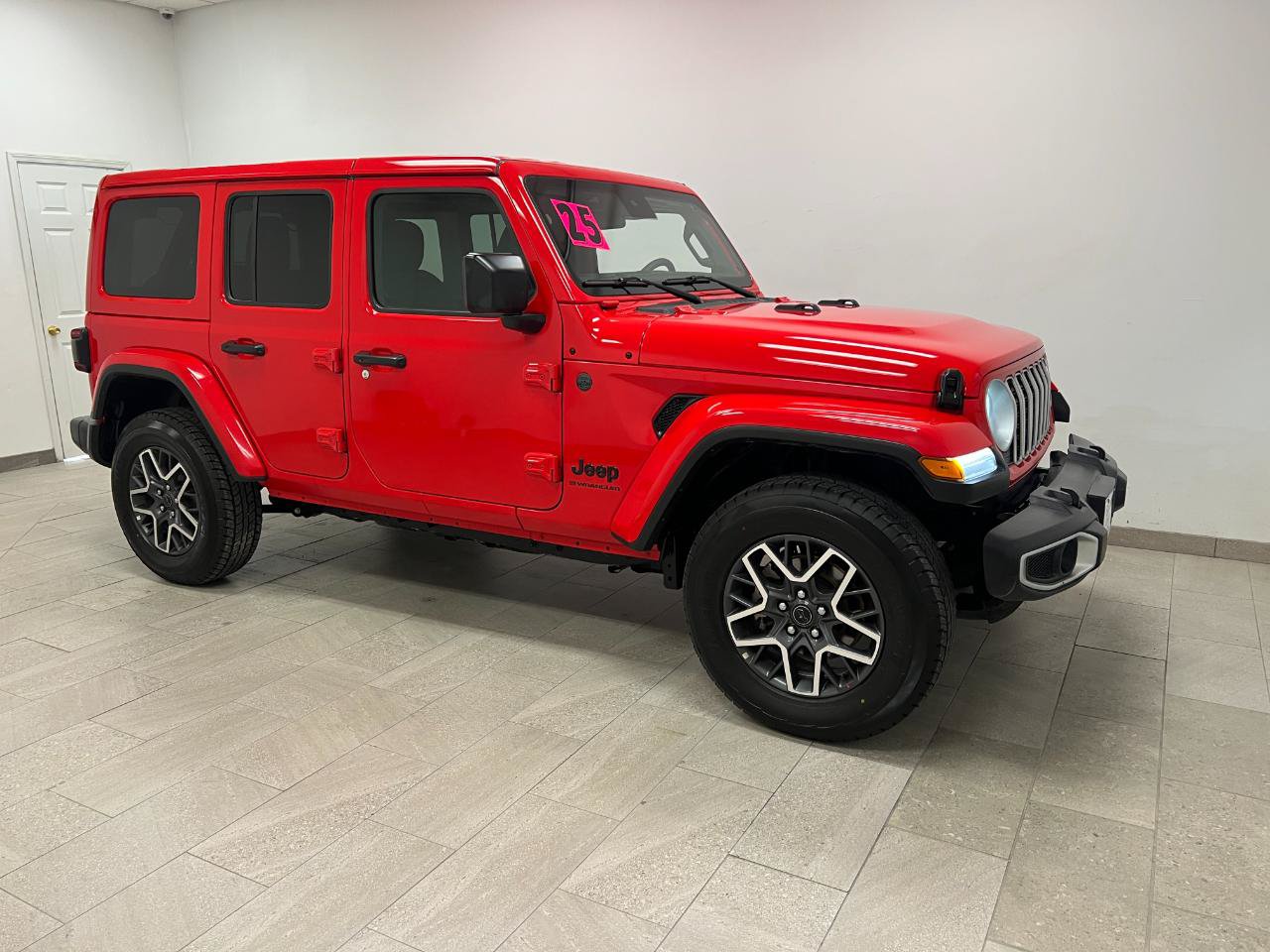 Used 2025 Jeep Wrangler Unlimited Sahara AWD/4WD image 11