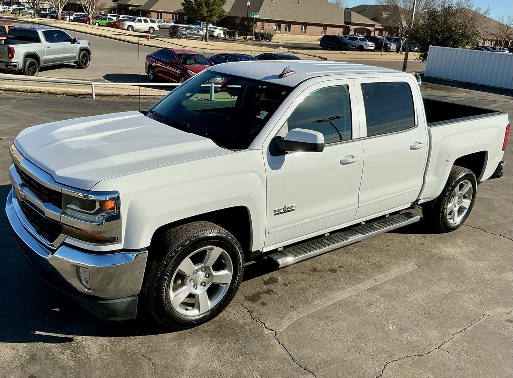 Used 2018 Chevrolet Silverado 1500 LT w/ Texas Edition image 5
