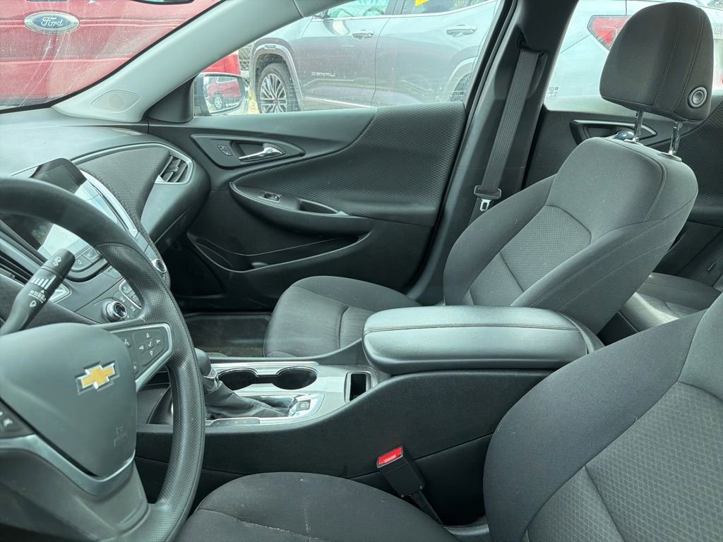 Used 2023 Chevrolet Malibu LT w/ LPO, Floor Liner Package FWD image 7