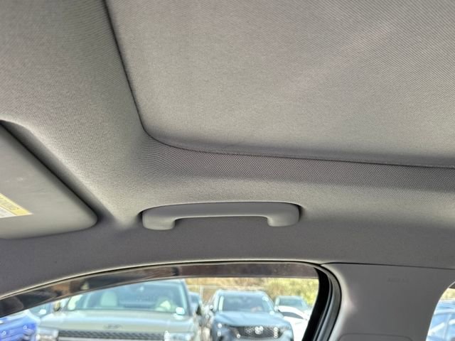 Certified 2022 Hyundai Elantra Limited w/ Cargo Package image 16