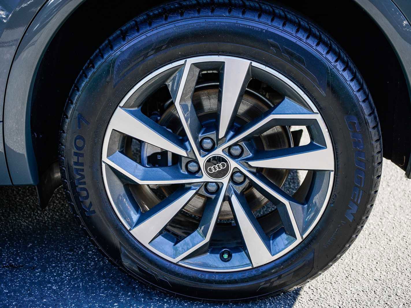 Used 2023 Audi Q5 2.0T Prestige w/ Prestige Package image 10