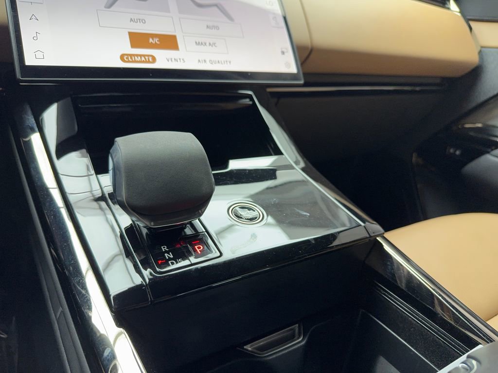 Used 2024 Land Rover Range Rover Sport Dynamic SE image 30