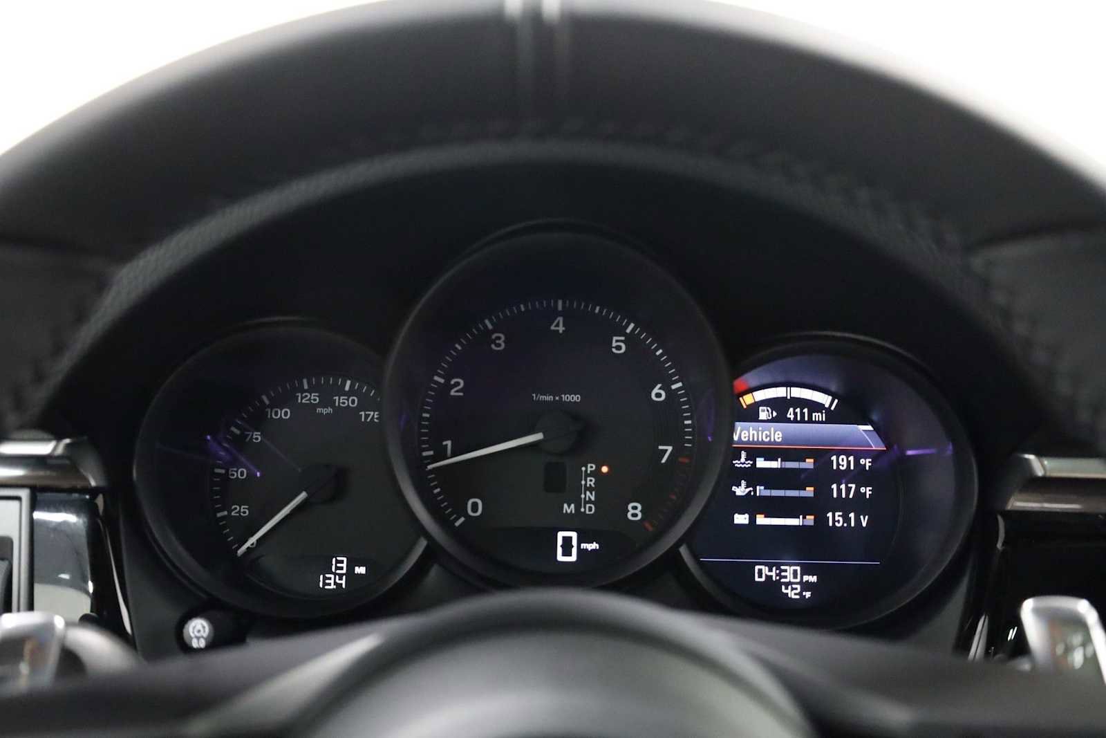 New 2026 Porsche Macan image 24