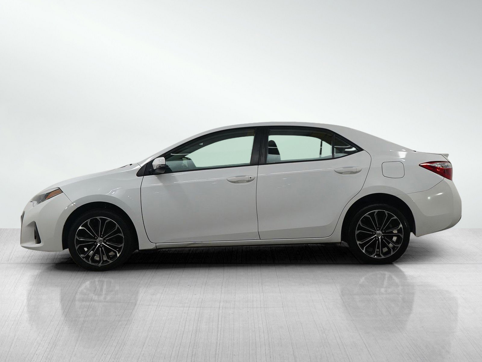 Used 2015 Toyota Corolla S image 2