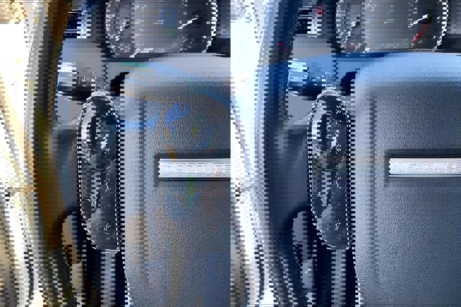 Used 2020 Land Rover Discovery Sport image 19