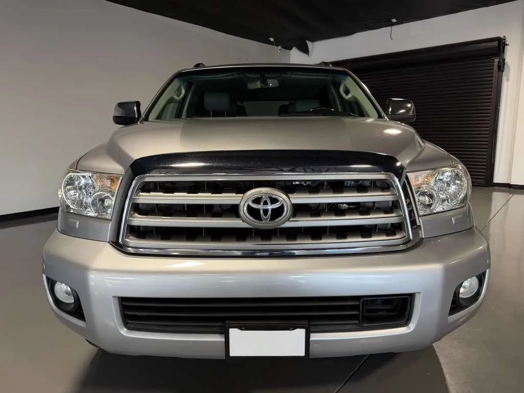 Used 2013 Toyota Sequoia Platinum AWD/4WD image 2
