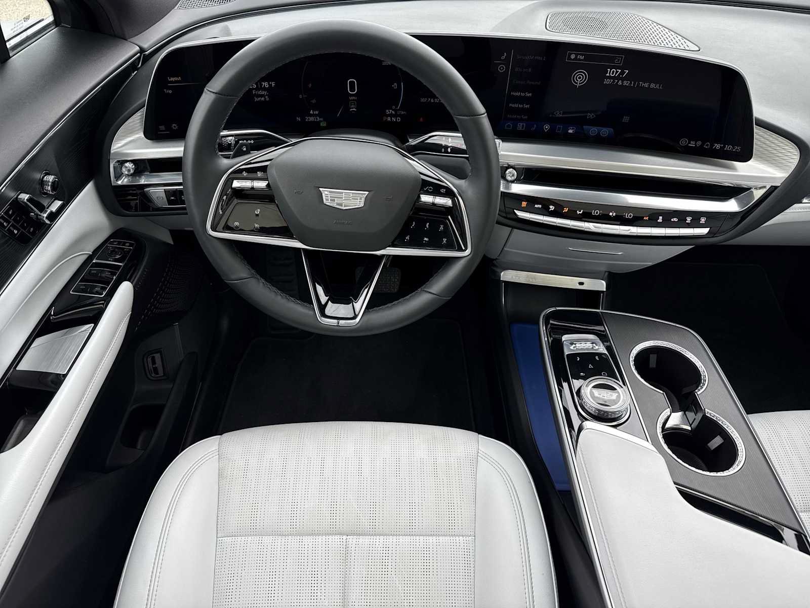 Certified 2024 Cadillac Lyriq Luxury AWD/4WD image 11