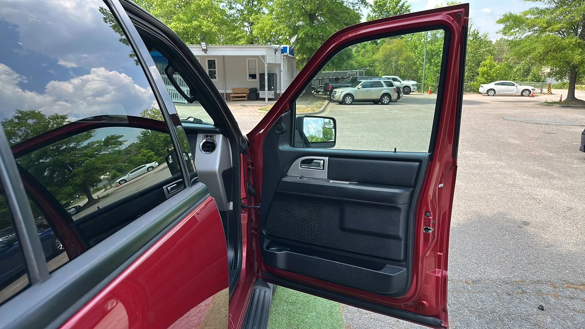 Used 2016 Ford Expedition EL XLT AWD/4WD image 25