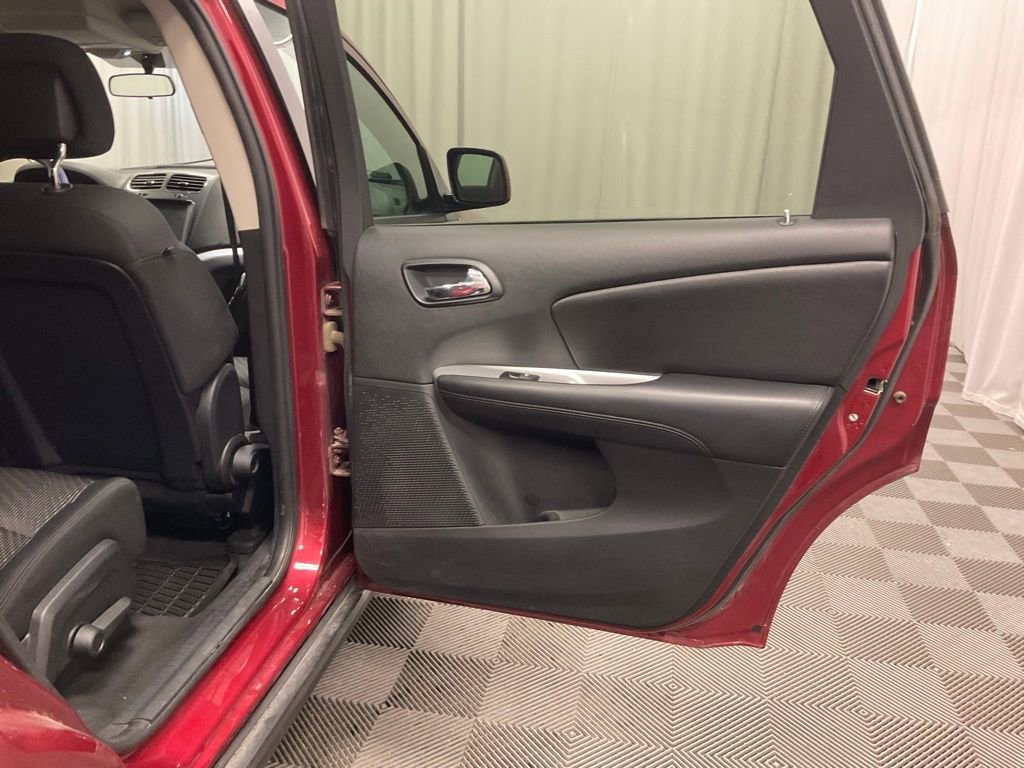 Used 2011 Dodge Journey Mainstreet w/ Popular Equipment Group AWD/4WD image 25