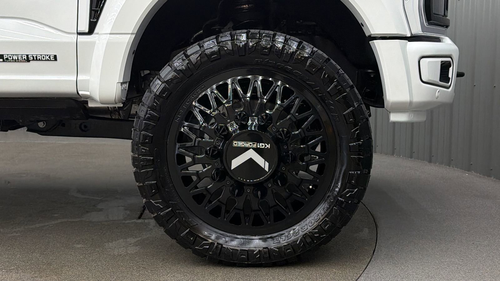 Used 2026 Ford F450 Platinum w/ Platinum Plus Package image 9
