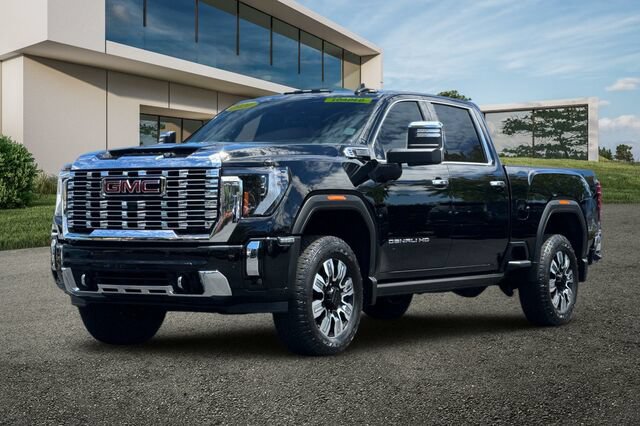 Used 2024 GMC Sierra 2500 Denali w/ Technology Package AWD/4WD image 8