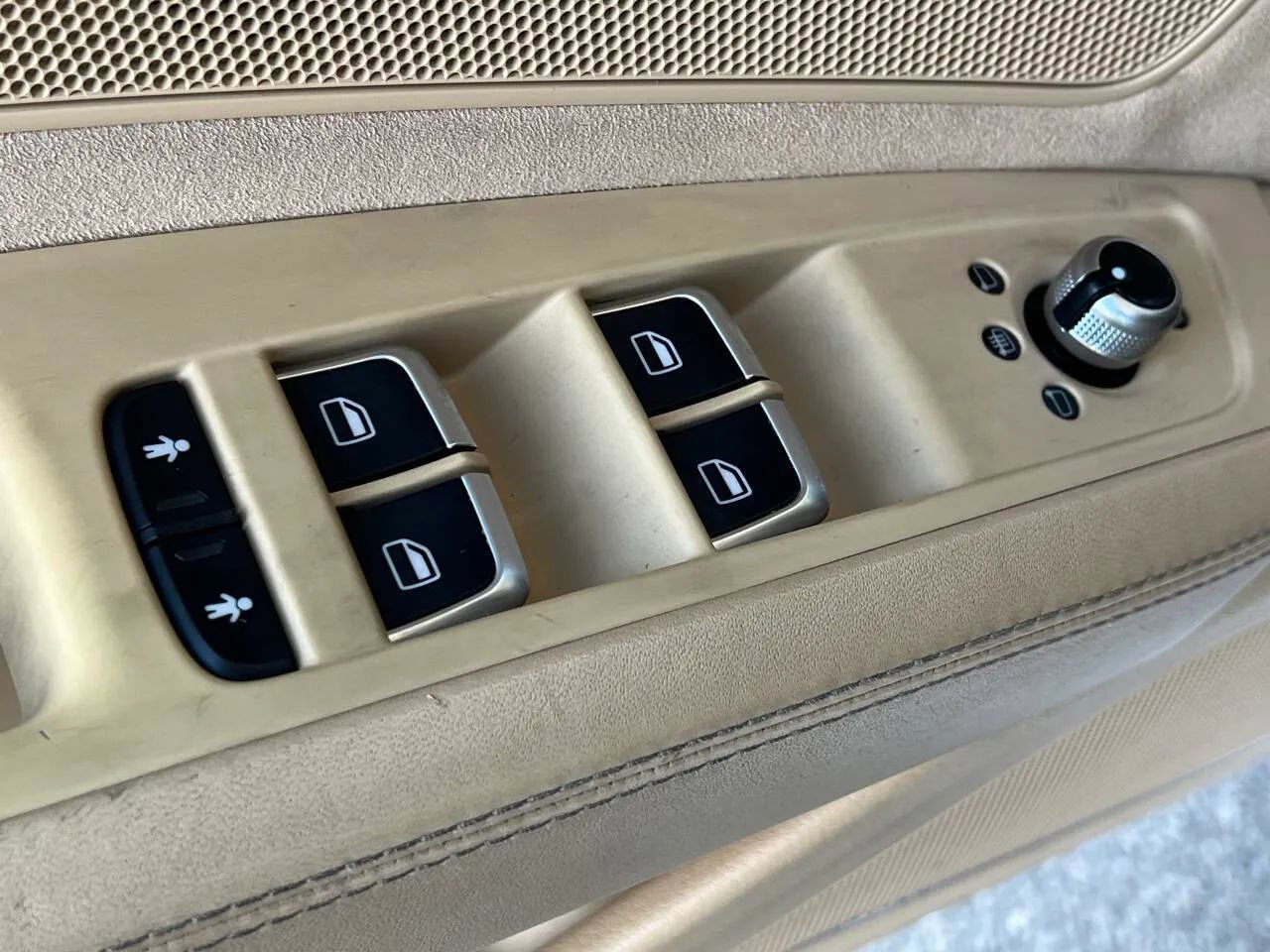 Used 2016 Audi A8 L 4.0T image 32