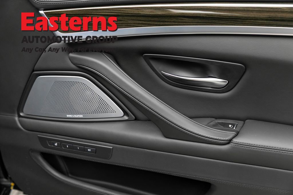 Used 2015 BMW M5 image 42