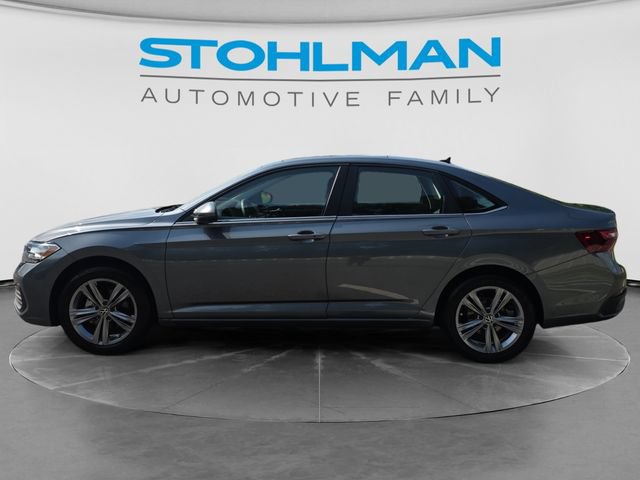 Certified 2023 Volkswagen Jetta SE w/ Panoramic Sunroof Package FWD image 8