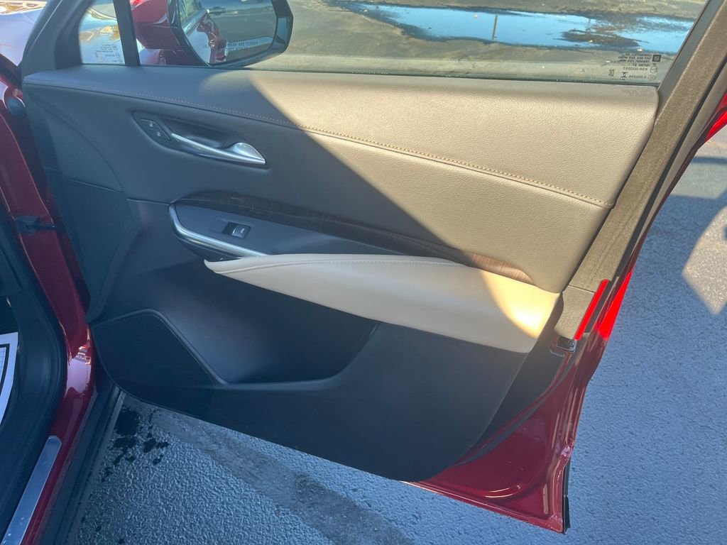 Used 2025 Cadillac XT4 Premium Luxury w/ Technology Package image 28