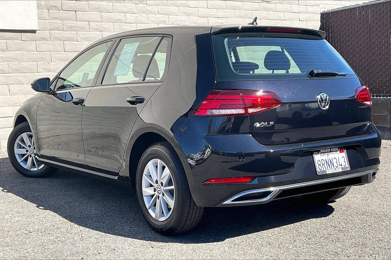 Used 2019 Volkswagen Golf S image 10