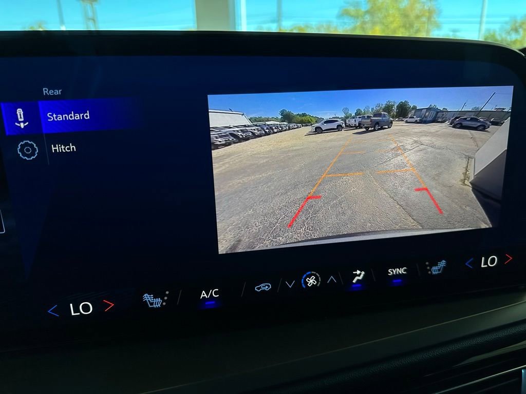 Certified 2025 Chevrolet Traverse LT image 28