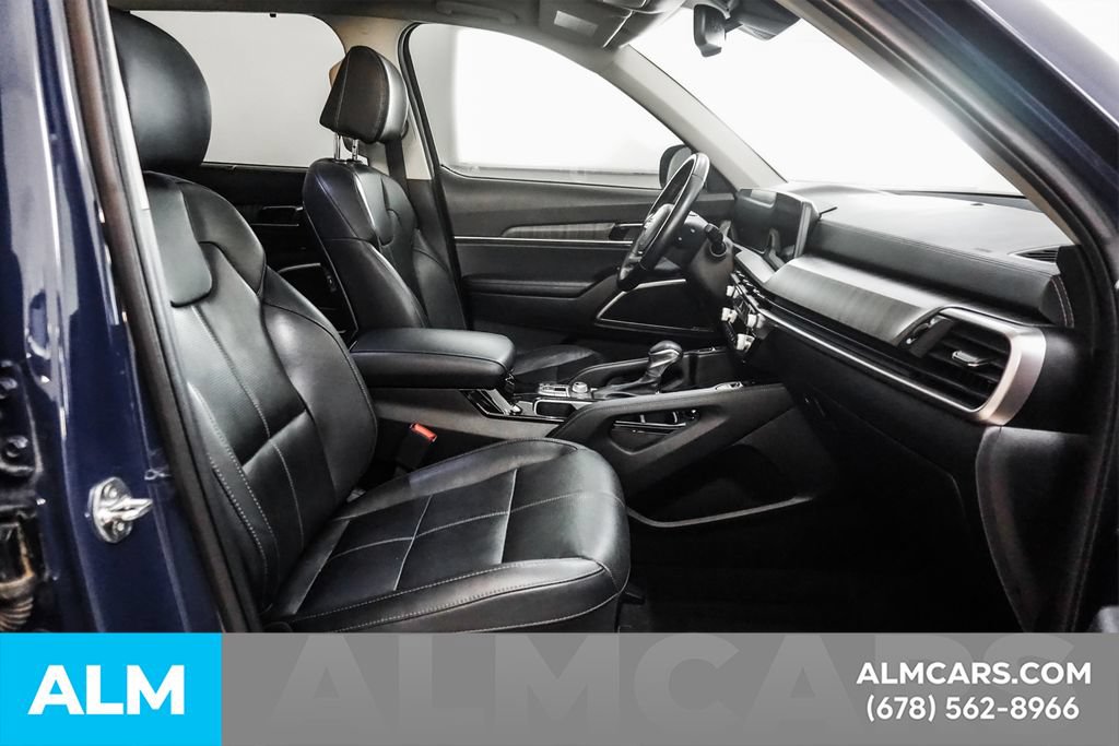 Used 2024 Kia Telluride EX w/ EX Captain's Chair Package FWD image 19