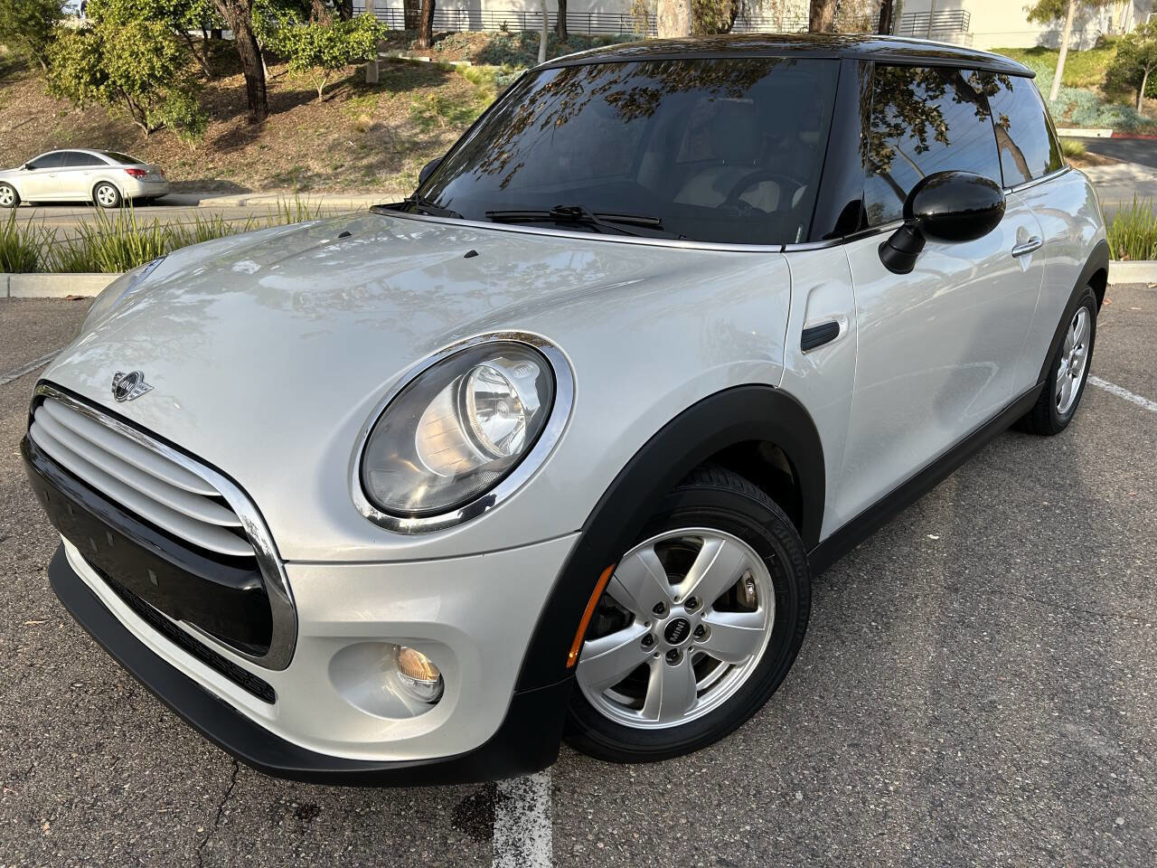 Used 2014 MINI Cooper 2-Door Hardtop w/ Premium Package image 1